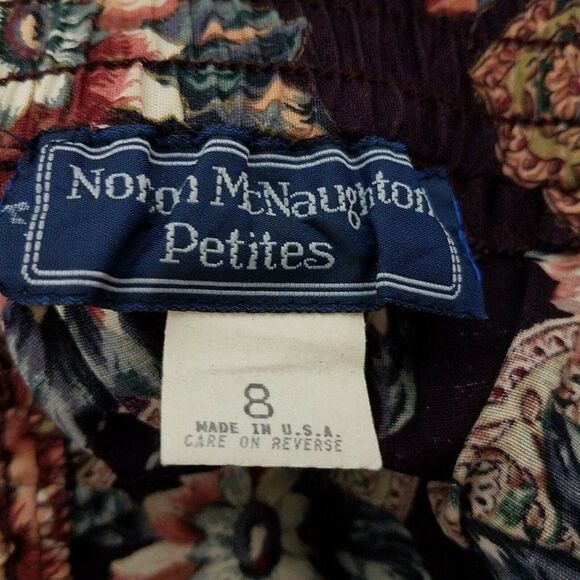 VINTAGE Norton McNaughton Pleated Skirt And Blouse With Floral Design 8P Petite - Picture 8 of 11